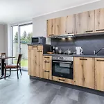 Gemuetliches Bungalow Am Kronenburger See Mit Terrasse * Hallschlag