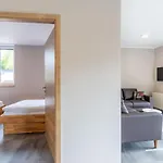 Gemuetliches Bungalow Am Kronenburger See Mit Terrasse بيت للعطل *