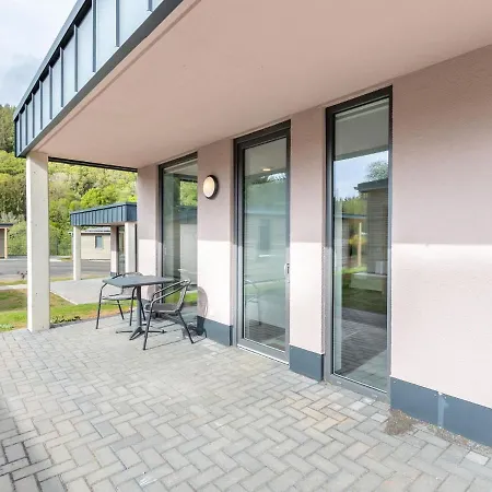 Moderner Am Kronenburger Mit Terrasse Дом отдыха